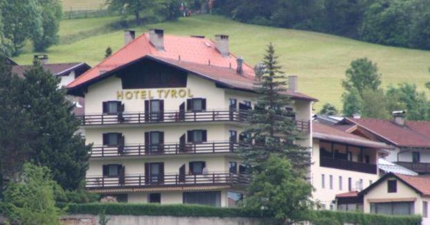 Hotel Tyrol Telfes im Stubai Exteriör bild